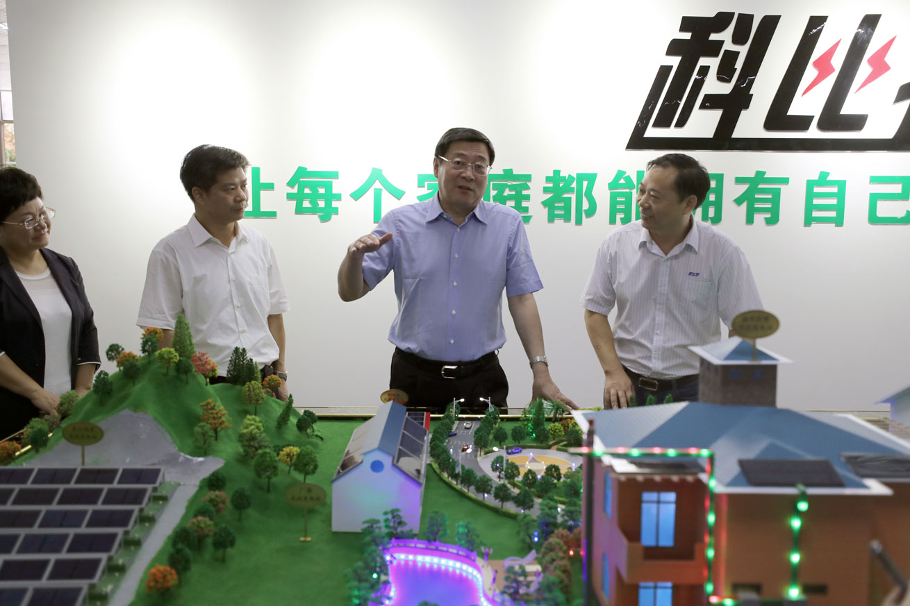 杜书记调研万搏（中国）.jpg