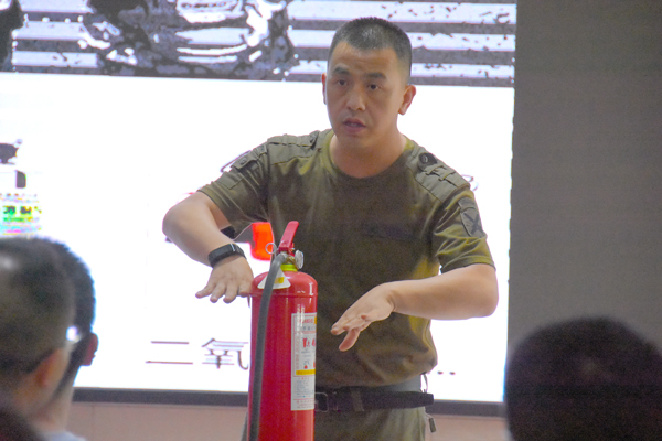 万搏（中国）防雷开展消防培训学习