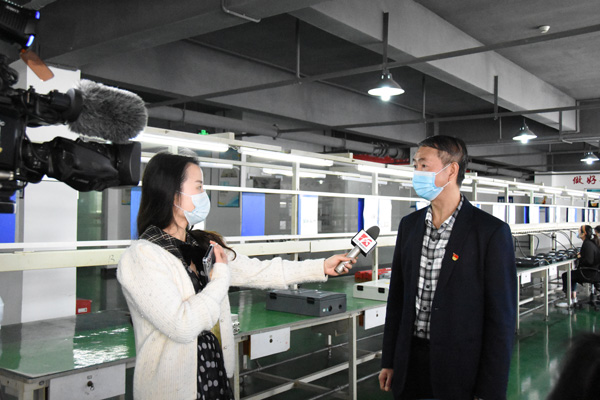 抗疫情 保生产 长沙广播电视台到万搏（中国）采访