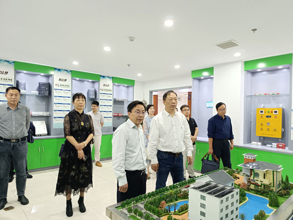 湖南省政协副主席、民建湖南省委会主委赖明勇莅临万搏（中国）走访调研